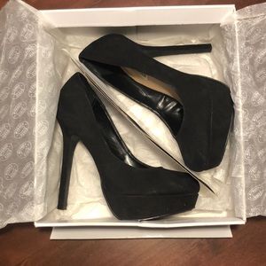 Steve Madden Black Suede Platform Pumps